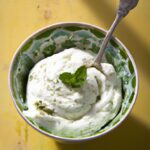 Creamy Labneh with Za’atar: A Flavorful Herbed Yogurt Spread