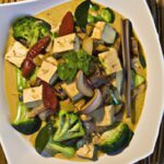 Vibrant Green Curry with Tofu & Veggies: A Flavorful Feast