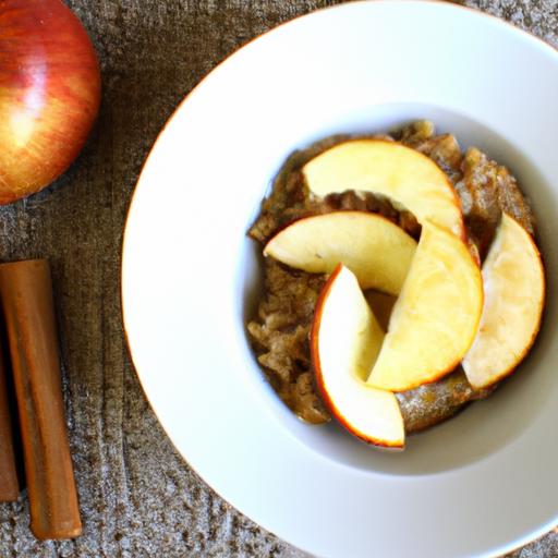Warm Up Your morning with This Apple Cinnamon Oatmeal Recipe